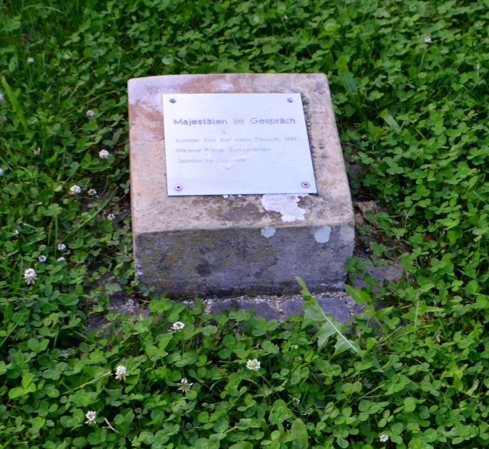 Germersheim, Luitpoldplatz, Majestäten im Gespräch, Stein