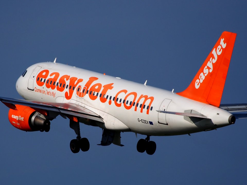 G-EZEV easyJet Airbus A319-111 takeoff from Schiphol (AMS - EHAM), The Netherlands, 17may2014, pic-4