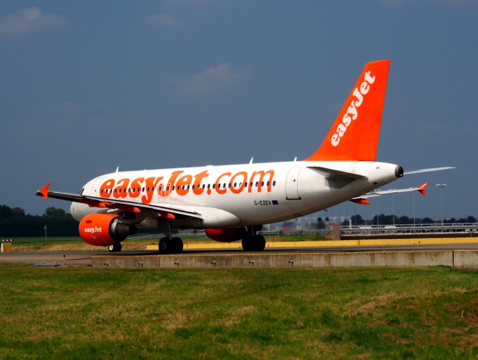 G-EZEV easyJet Airbus A319-111 - cn 2289 - pic7