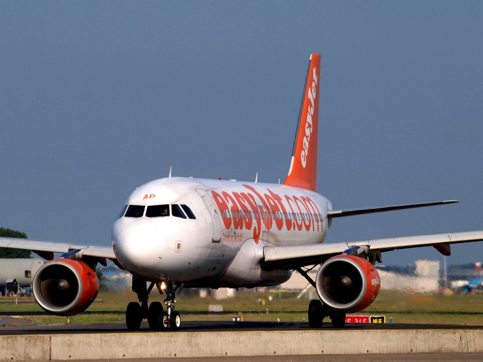 G-EZAP easyJet Airbus A319-111 - cn 2777 pic2