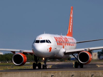 G-EZFA easyJet Airbus A319-111 - cn 3788 pic-2