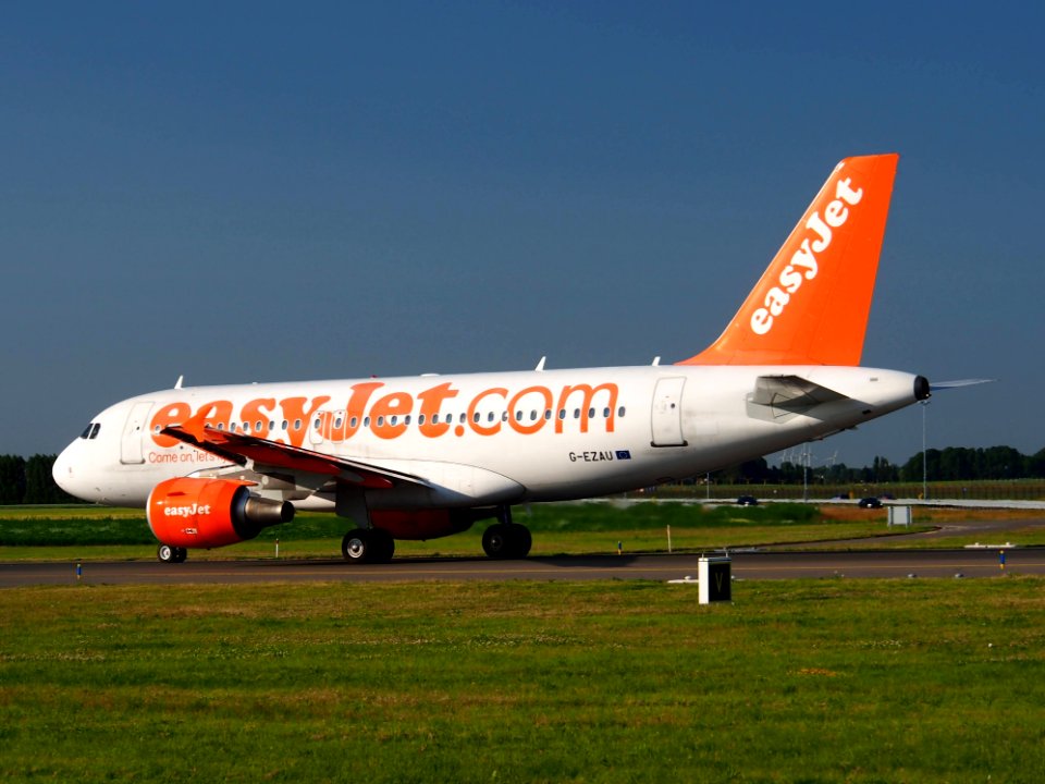 G-EZAU easyJet Airbus A319-111 - cn 2795 pic4