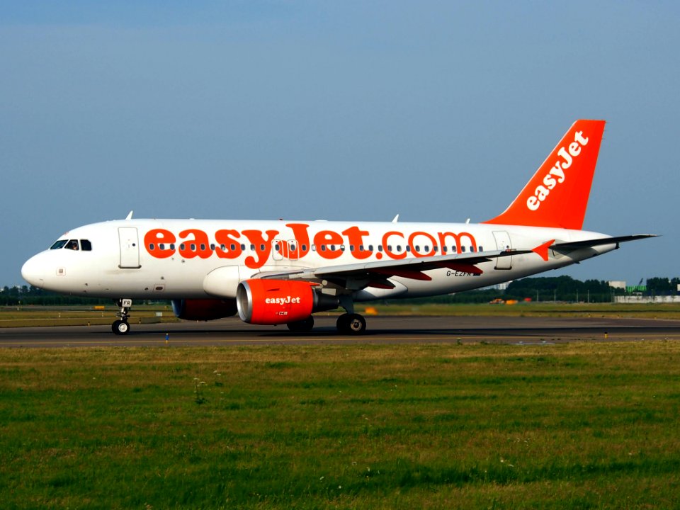G-EZFR easyJet Airbus A319-111 - cn 4125 pic5