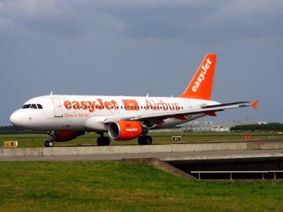 G-EZBR easyJet Airbus A319-111 - cn 3088 pic2