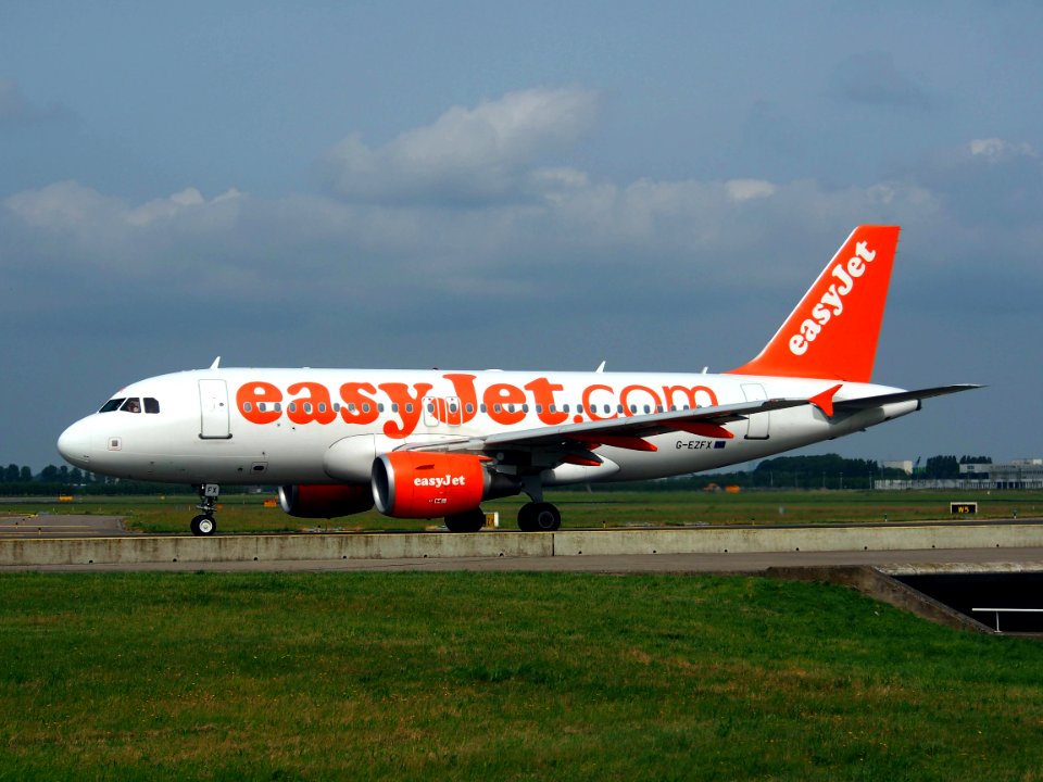 G-EZFX easyJet Airbus A319-111 - cn 4385 pic4