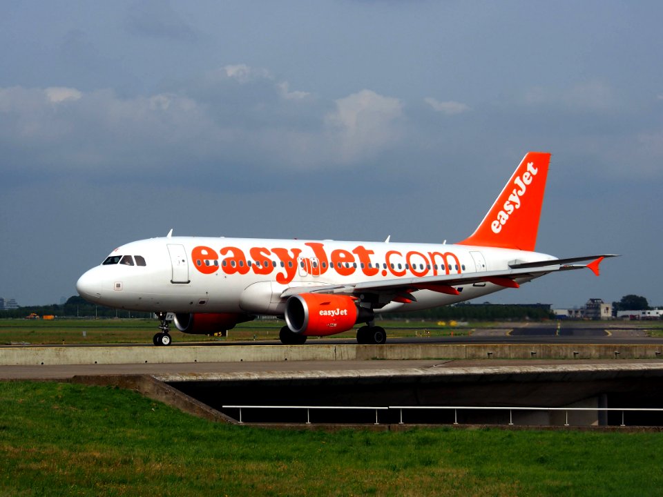 G-EZFX easyJet Airbus A319-111 - cn 4385 pic3 