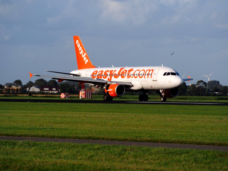 G-EZFH easyJet Airbus A319-111 - cn 3854, 11Aug2014, landing at Schiphol (AMS - EHAM), The Netherlands, pic1