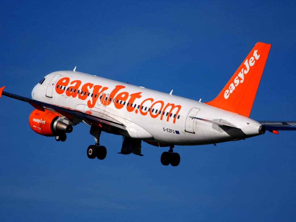 G-EZFG easyJet Airbus A319-111 takeoff from Schiphol (AMS - EHAM), The Netherlands, 11june2014, pic-3