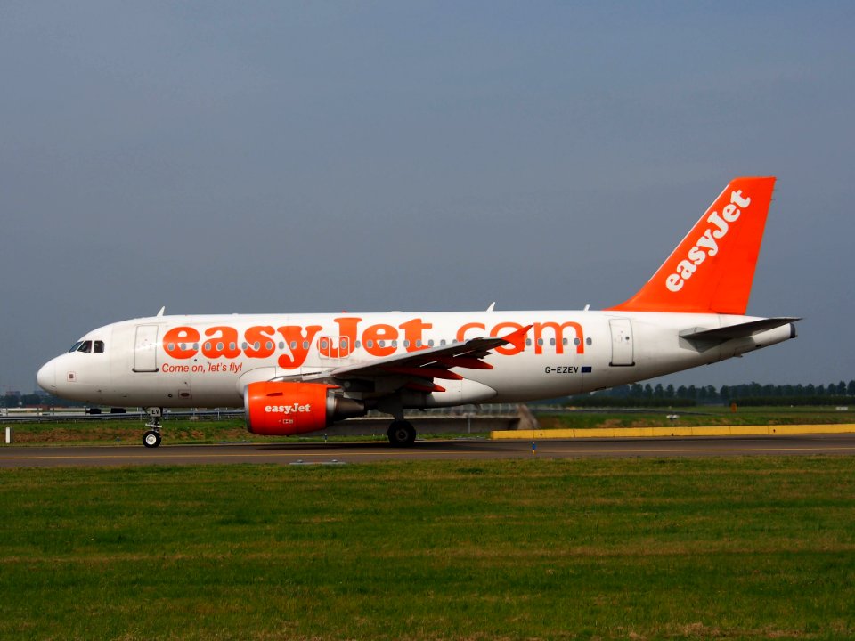 G-EZEV easyJet Airbus A319-111 - cn 2289 pic2