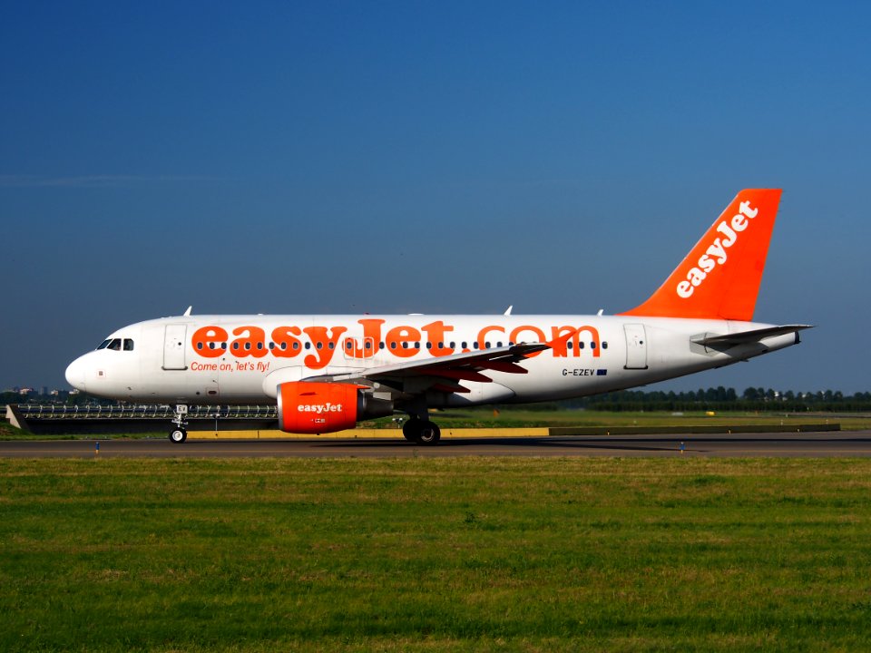 G-EZEV easyJet Airbus A319-111 - cn 2289 pic5