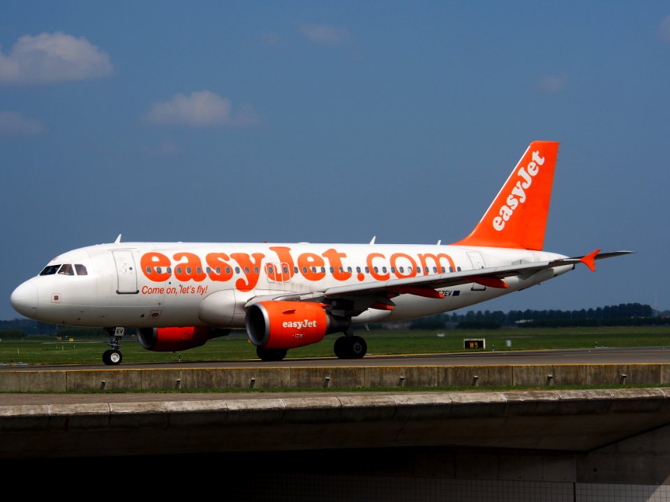 G-EZEV easyJet Airbus A319-111 - cn 2289 - pic4