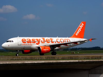 G-EZEV easyJet Airbus A319-111 - cn 2289 - pic4