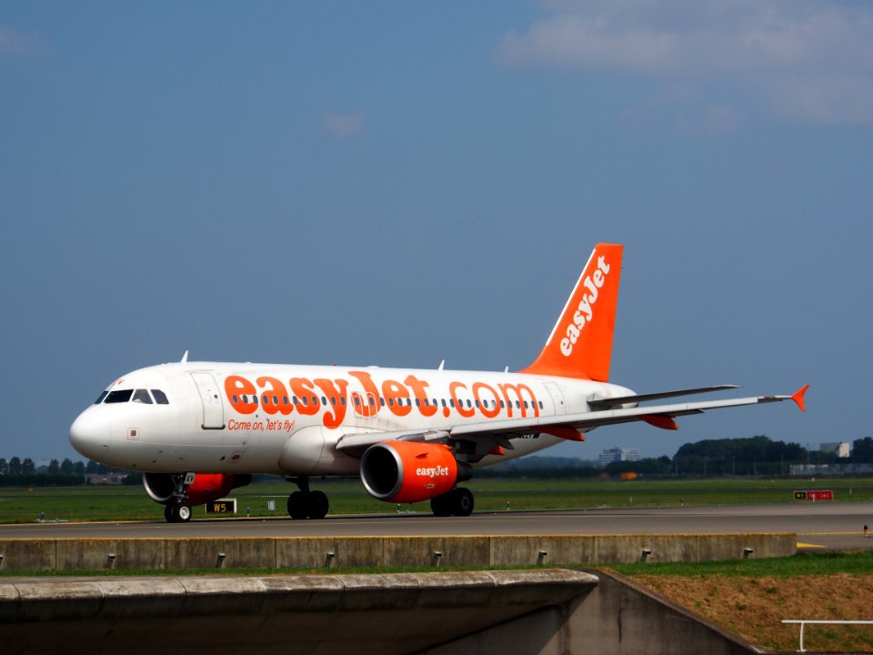 G-EZEV easyJet Airbus A319-111 - cn 2289 - pic3