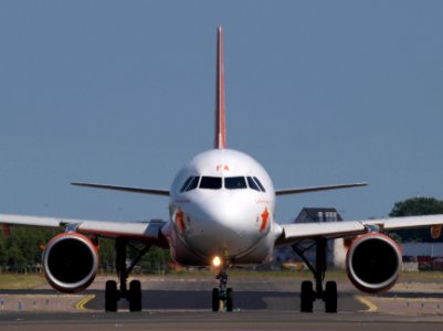 G-EZFA easyJet Airbus A319-111 - cn 3788 pic-1