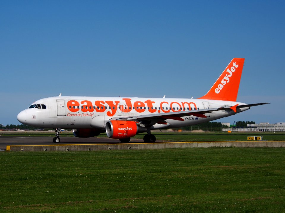 G-EZBL easyJet Airbus A319-111taxiing at Schiphol (AMS - EHAM), The Netherlands, 18may2014, pic-2