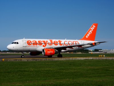 G-EZBL easyJet Airbus A319-111taxiing at Schiphol (AMS - EHAM), The Netherlands, 18may2014, pic-2