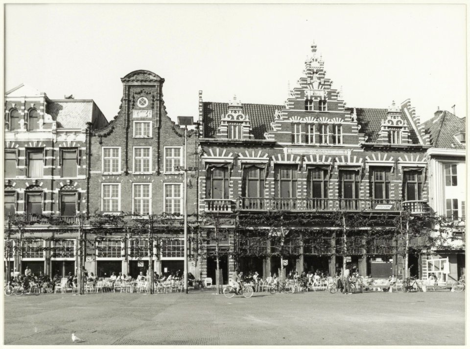 Gevelwand Grote Markt noordzijde, ziende naar het noorden. NL-HlmNHA 54016768