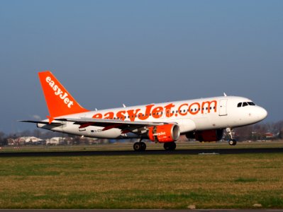 G-EZAK easyJet Airbus A319-111, AMS Amsterdam (Schiphol), pic2