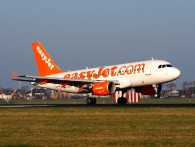 G-EZGF easyJet Airbus A319-111, landing at Schiphol (AMS - EHAM), Netherlands, pic2