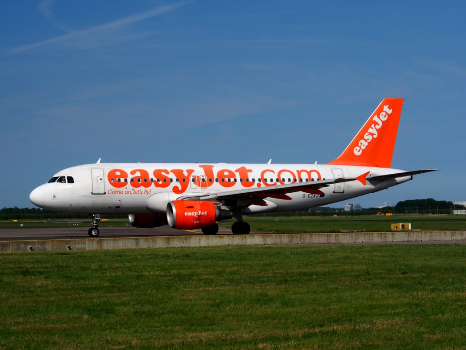 G-EZAJ easyJet Airbus A319-111 pic2