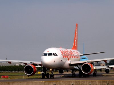 G-EZGK easyJet Airbus A319-111 - cn 4717 pic2