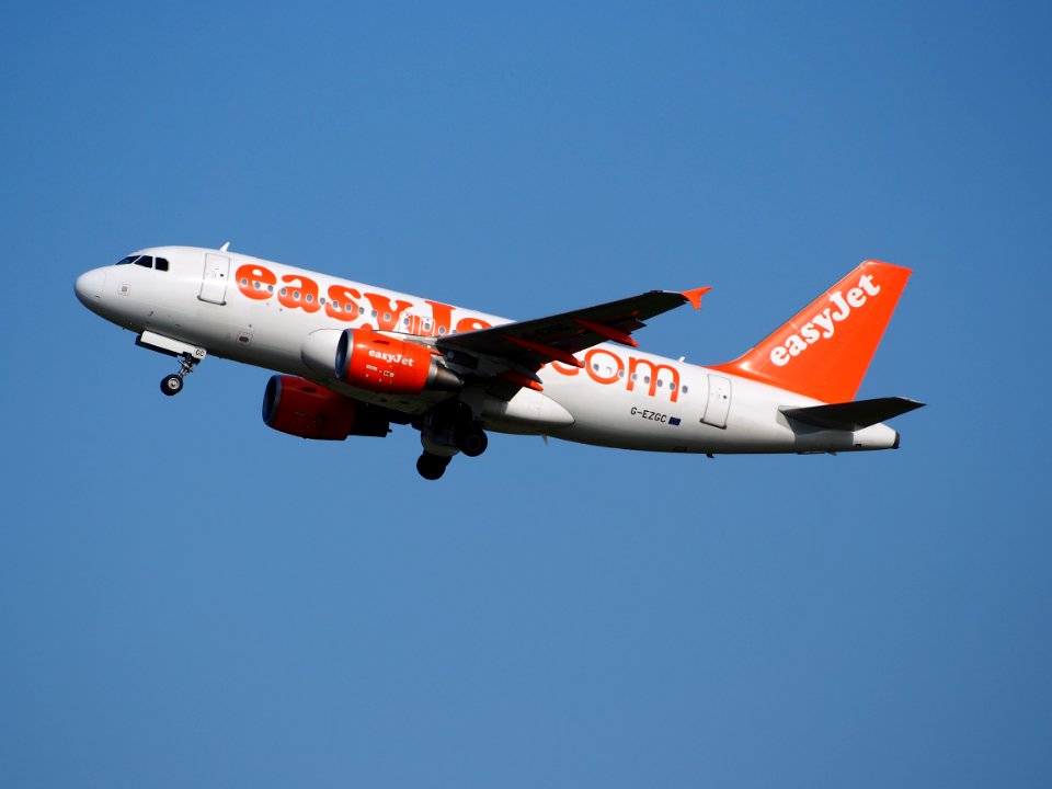 G-EZGC easyJet Airbus A319-111 - cn 4444 takeoff from Schiphol (AMS - EHAM), The Netherlands, 18may2014, pic-1