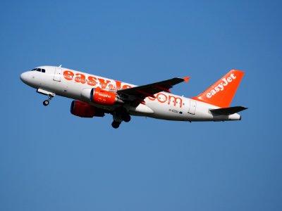 G-EZGC easyJet Airbus A319-111 - cn 4444 takeoff from Schiphol (AMS - EHAM), The Netherlands, 18may2014, pic-1