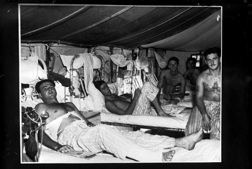 Gewonde en zieke militairen in een hospitaalschip, Bestanddeelnr 900-6345