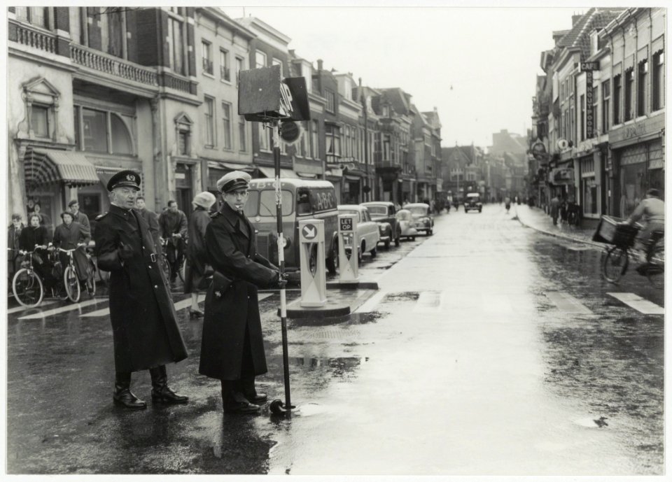 Gezicht in de Grote Houtstraat. NL-HlmNHA 54034087