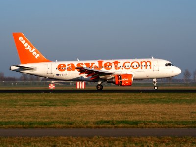 G-EZGF easyJet Airbus A319-111, landing at Schiphol (AMS - EHAM), Netherlands, pic4