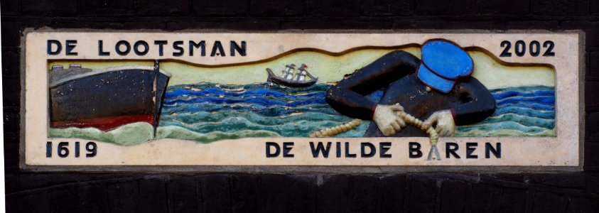 Gevelsteen Brouwersgracht 95, De Lootsman 2002, 1916 De Wilde Baren
