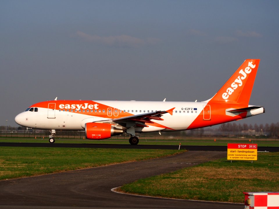 G-EZFZ easyJet Airbus A319-111, cn 4425 at Schiphol (AMS - EHAM), Netherlands, pic4