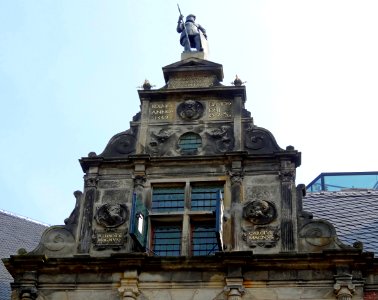 Geveltop van het huis met de drie hoofden Groningen