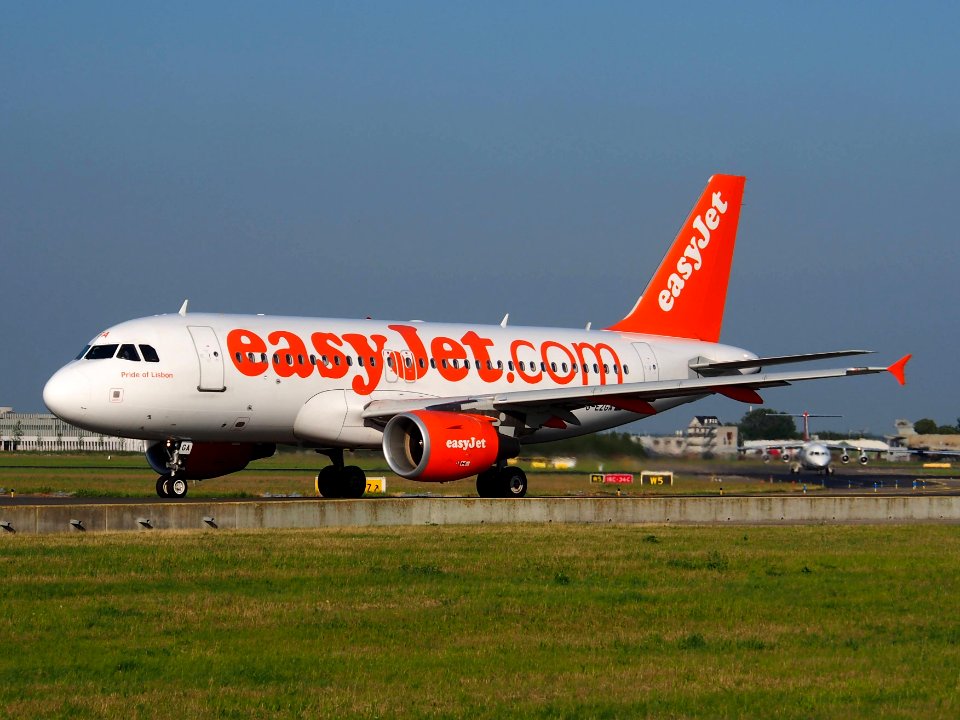 G-EZGA easyJet Airbus A319-111 - cn 4427 pic2