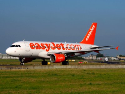 G-EZGA easyJet Airbus A319-111 - cn 4427 pic2