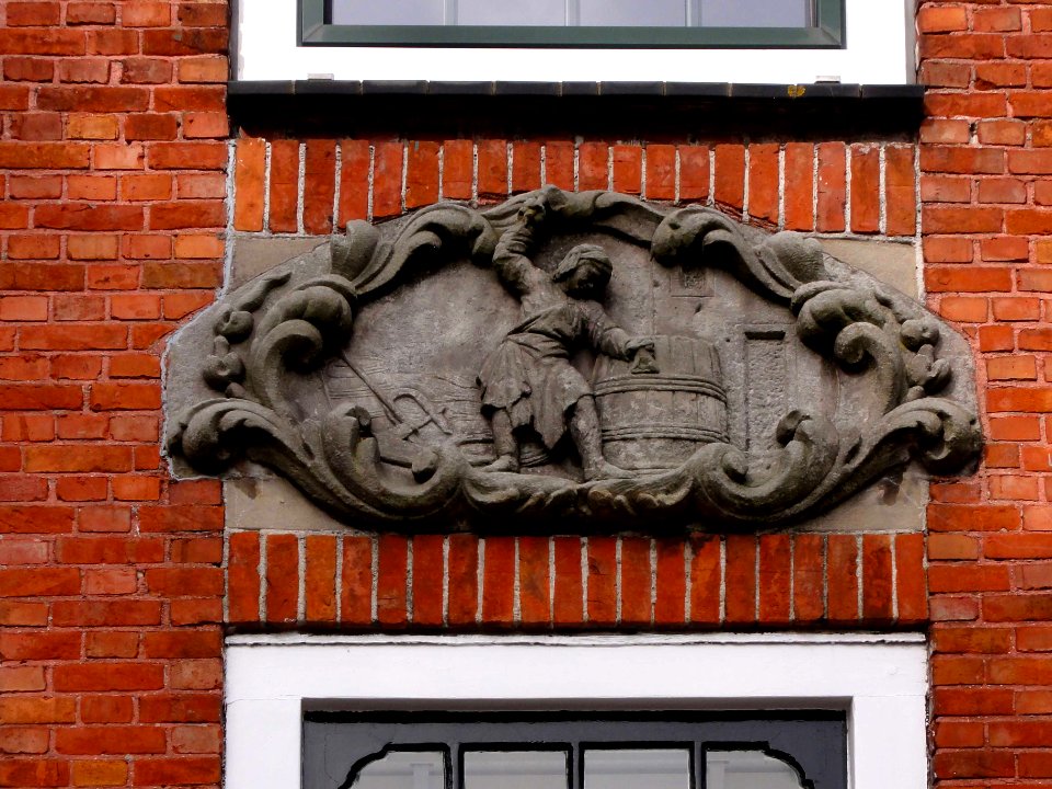 Gevelsteen kuiper Nieuwehaven 41 Edam