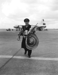 Gevonden voorwerpen op Schiphol, deze worden in februari geveild, Bestanddeelnr 909-3104