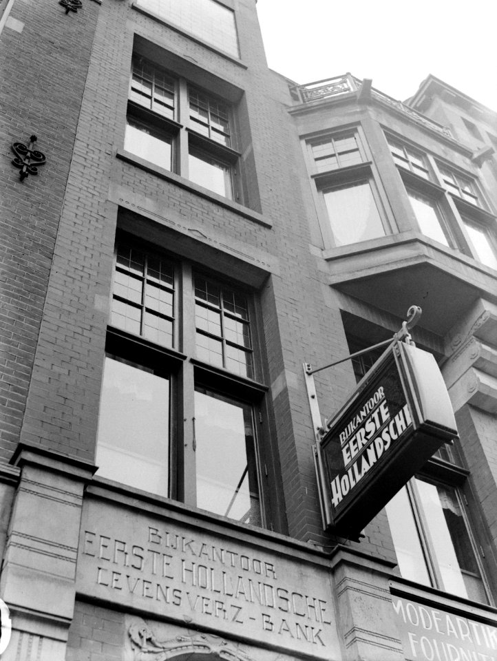 Gevel van een bijkantoor van de Eerste Hollandsche Levensverzekerings Bank in Gr, Bestanddeelnr 189-1332