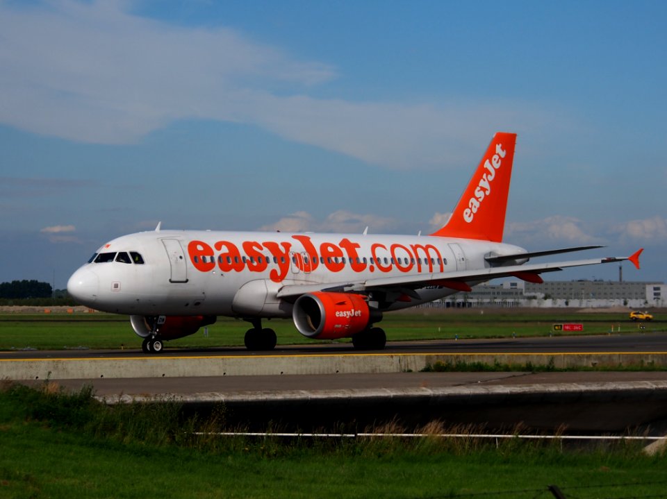 G-EZDW Airbus A319-111 easyJet taxiing at Schiphol (AMS - EHAM), The Netherlands, 18may2014, pic-2