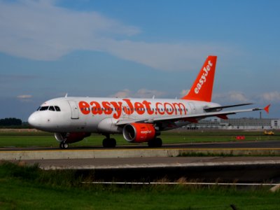 G-EZDW Airbus A319-111 easyJet taxiing at Schiphol (AMS - EHAM), The Netherlands, 18may2014, pic-2