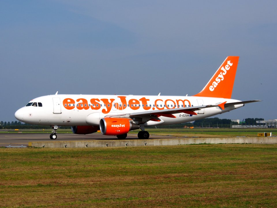 G-EZGN easyJet Airbus A319-111 - cn 4781 taxiing 25aug2013 pic-3