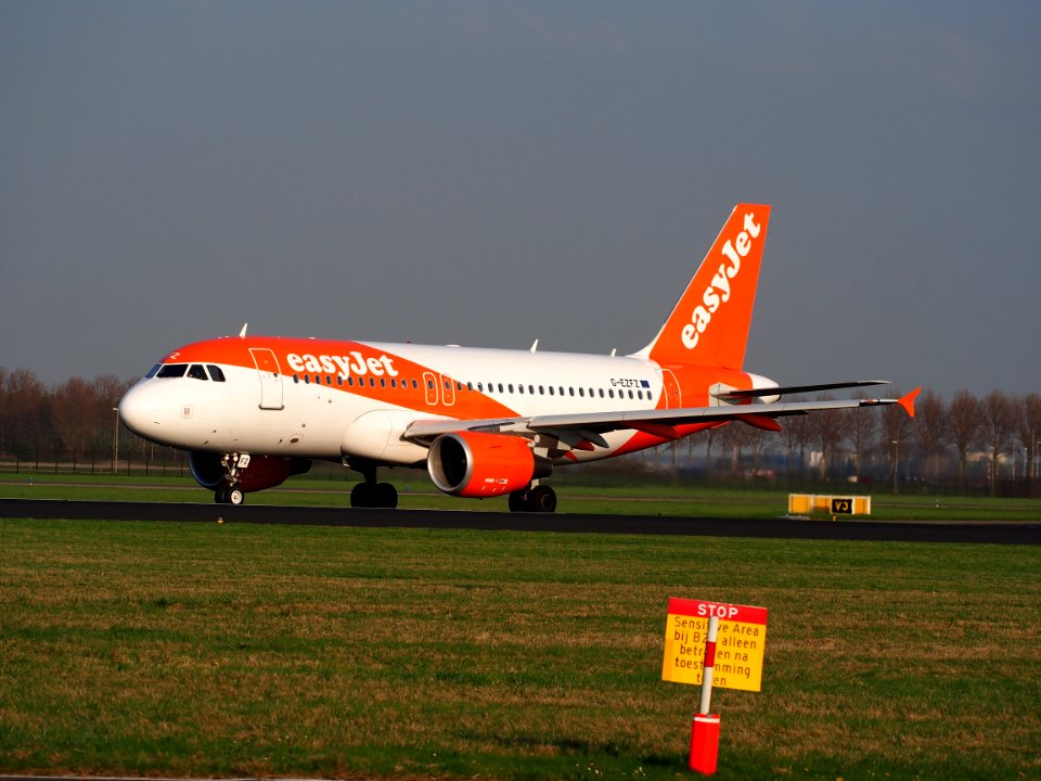 G-EZFZ easyJet Airbus A319-111, cn 4425 at Schiphol (AMS - EHAM), Netherlands, pic3