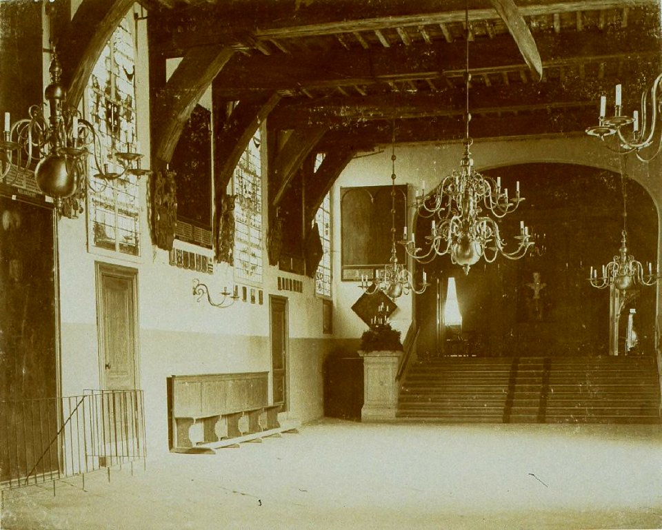 Gezicht in de Gravenzaal in het Stadhuis te Haarlem afbeelding door Berend Zweers, Inventarisnummer NL-HlmNHA 1100 KNA006005357