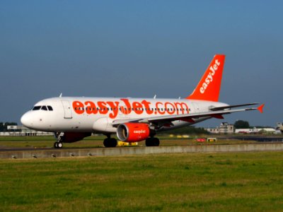 G-EZGI easyJet Airbus A319-111 - cn 4693 pic3