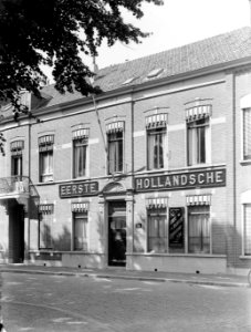 Gevel van een bijkantoor van de Eerste Hollandsche Levensverzekerings Bank in Br, Bestanddeelnr 189-1329