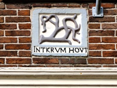 Gevelsteen int kromhout Nieuwehaven 39 Edam