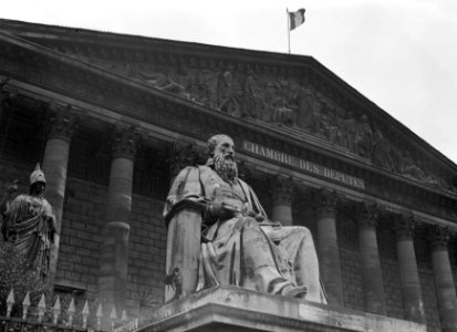Gevel van het Franse parlementsgebouw, Bestanddeelnr 191-0393