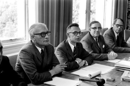 Gesprek van regeringsvertegenwoordigers, bestuur VMF en bestuurders metaalvakbon, Bestanddeelnr 923-5624