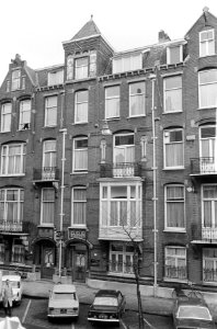 Gevel van Hotel Aalders aan de Jan Luykenstraat 13-15, Bestanddeelnr 919-8168