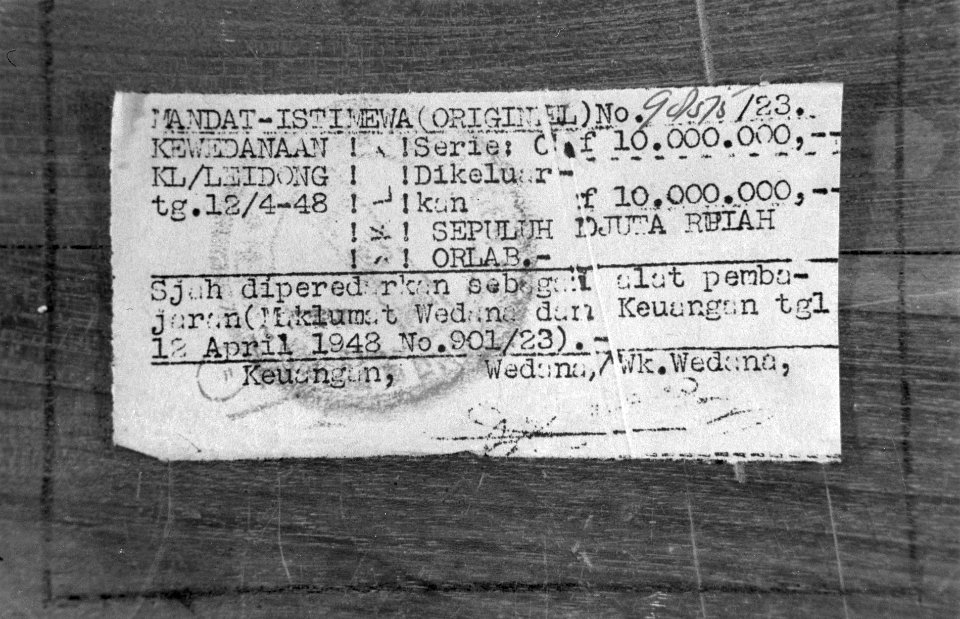 Gestencild bankbiljet van 10.000.0000 roepiah, Bestanddeelnr 3067